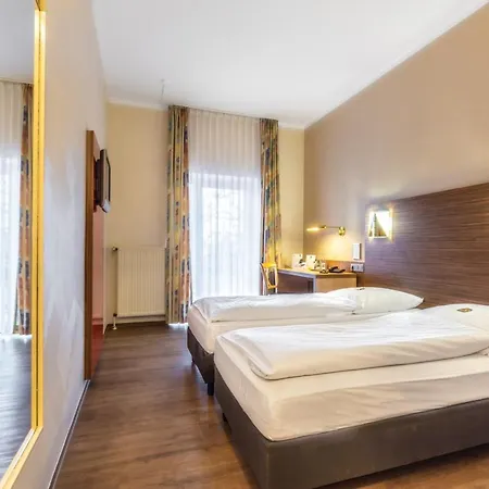 Sport- Und Tagungshotel De Poort Hotell 4*