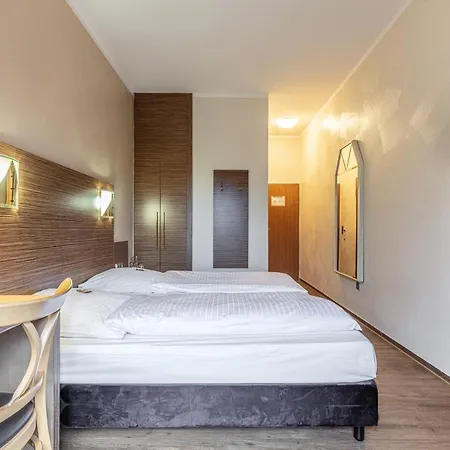 Sport- Und Tagungshotel De Poort Hotell