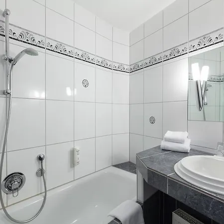 Sport- Und Tagungshotel De Poort 4*
