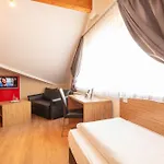 Sport- Und Tagungshotel De Poort غوخ