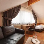 Sport- Und Tagungshotel De Poort فندق