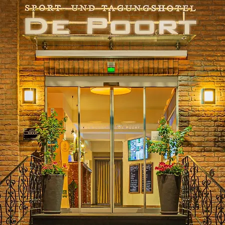 Sport- Und Tagungshotel De Poort ホテル 4*
