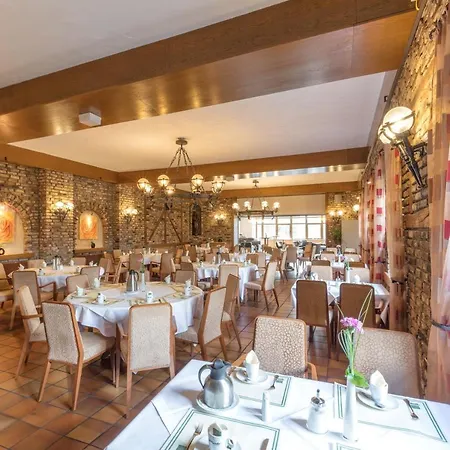 ホテル Sport- Und Tagungshotel De Poort 4*